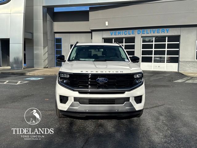 New 2026 Ford Expedition Platinum w/ Platinum Ultimate Package AWD/4WD image 3