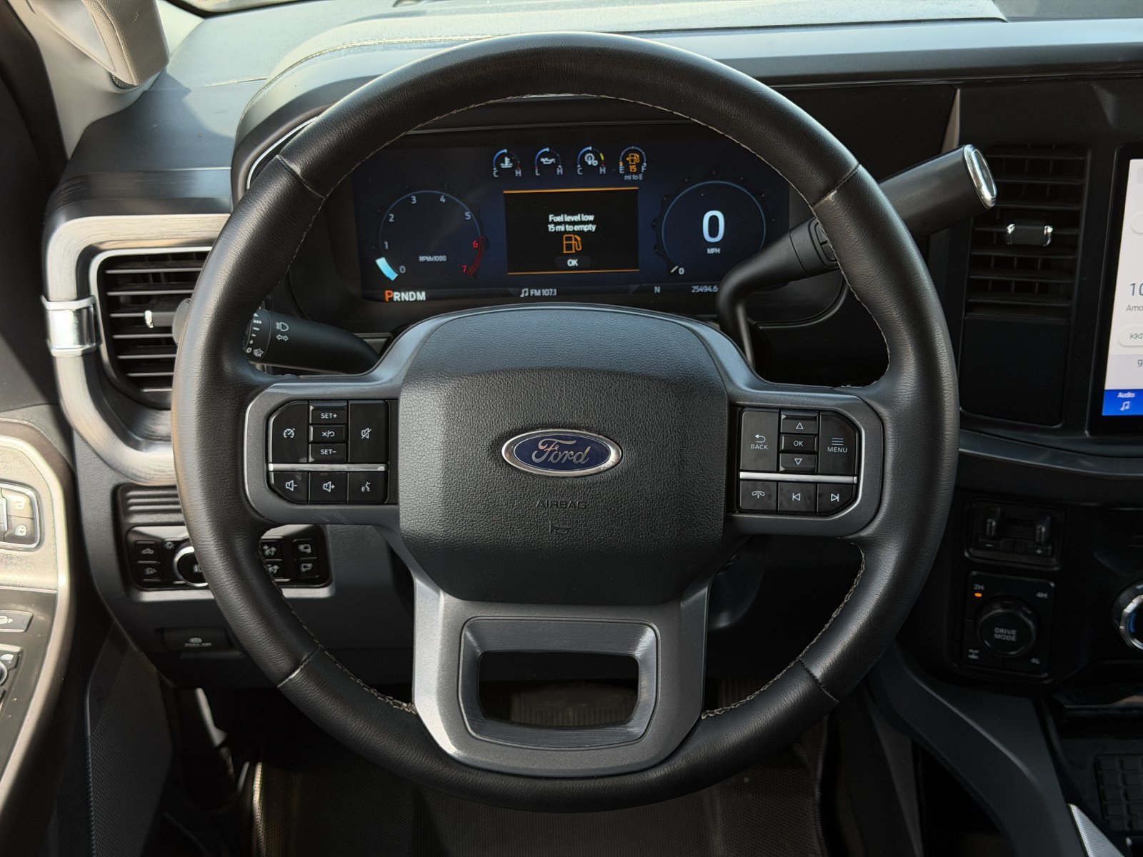 Used 2025 Ford F250 Lariat w/ Black Appearance Package AWD/4WD image 15