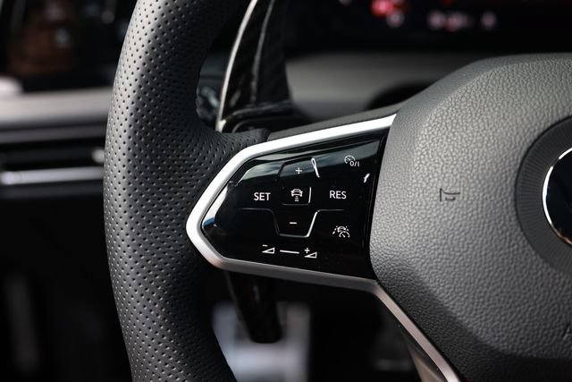 Used 2022 Volkswagen GTI SE FWD image 30
