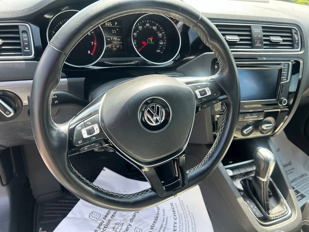 Used 2016 Volkswagen Jetta Sport FWD image 25