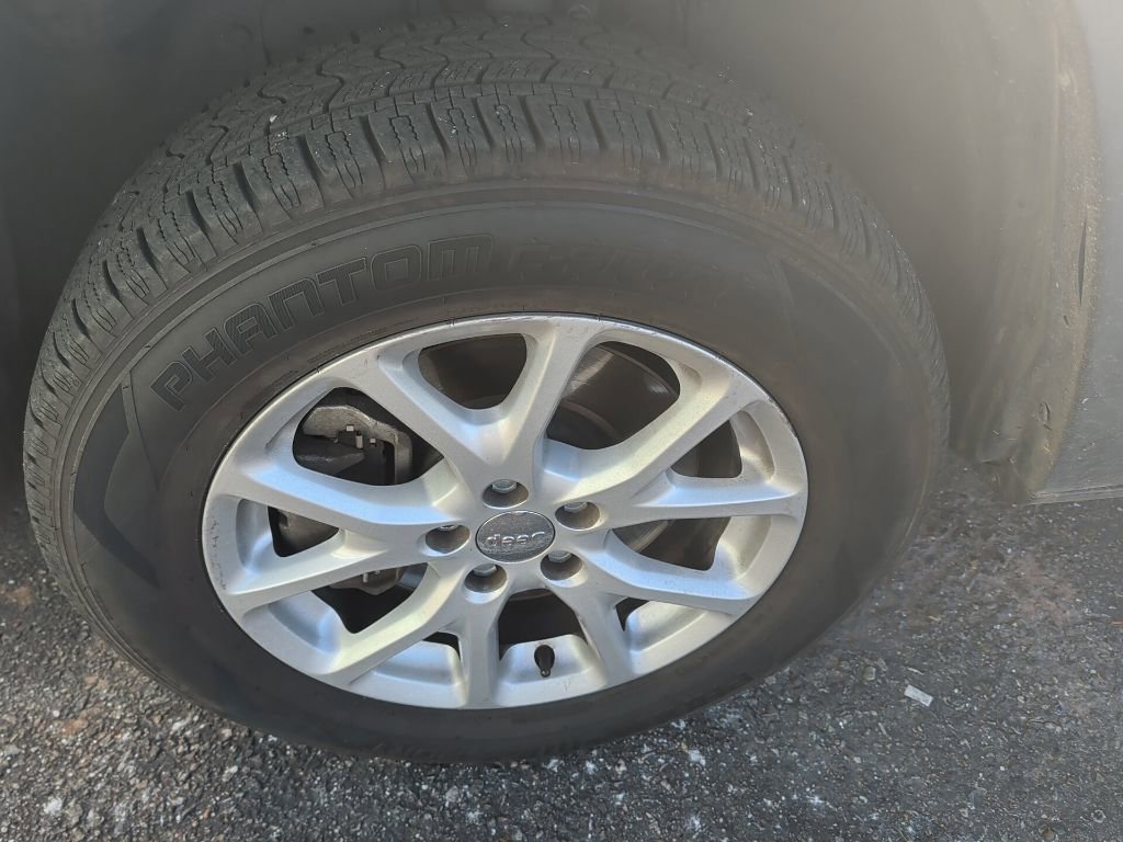 Used 2015 Jeep Cherokee Latitude w/ Trailer Tow Group image 6