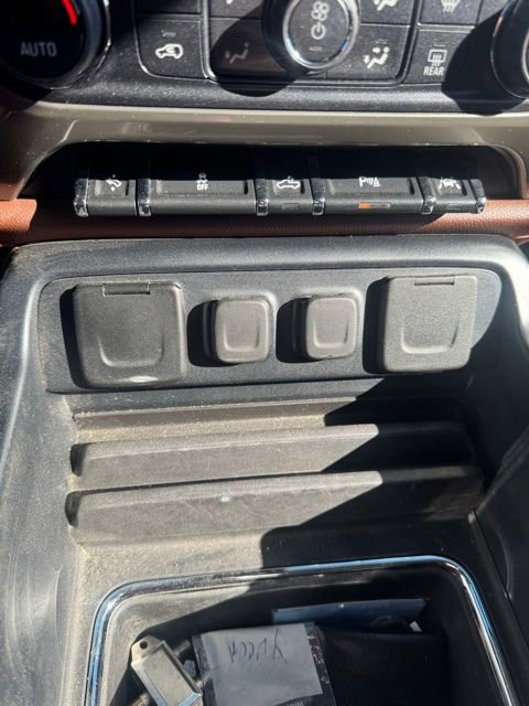 Used 2018 Chevrolet Silverado 1500 High Country image 22