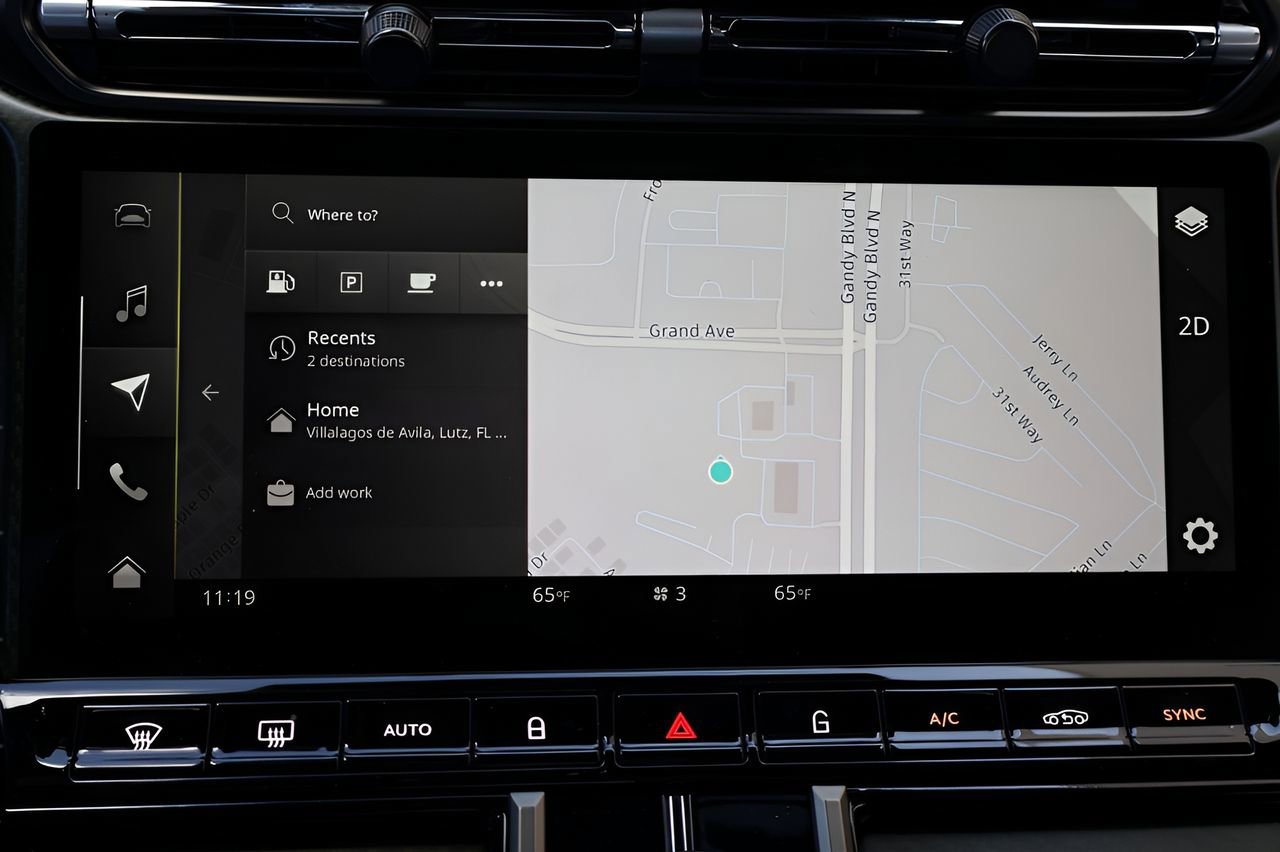 Used 2026 Aston Martin V8 Vantage Coupe image 22