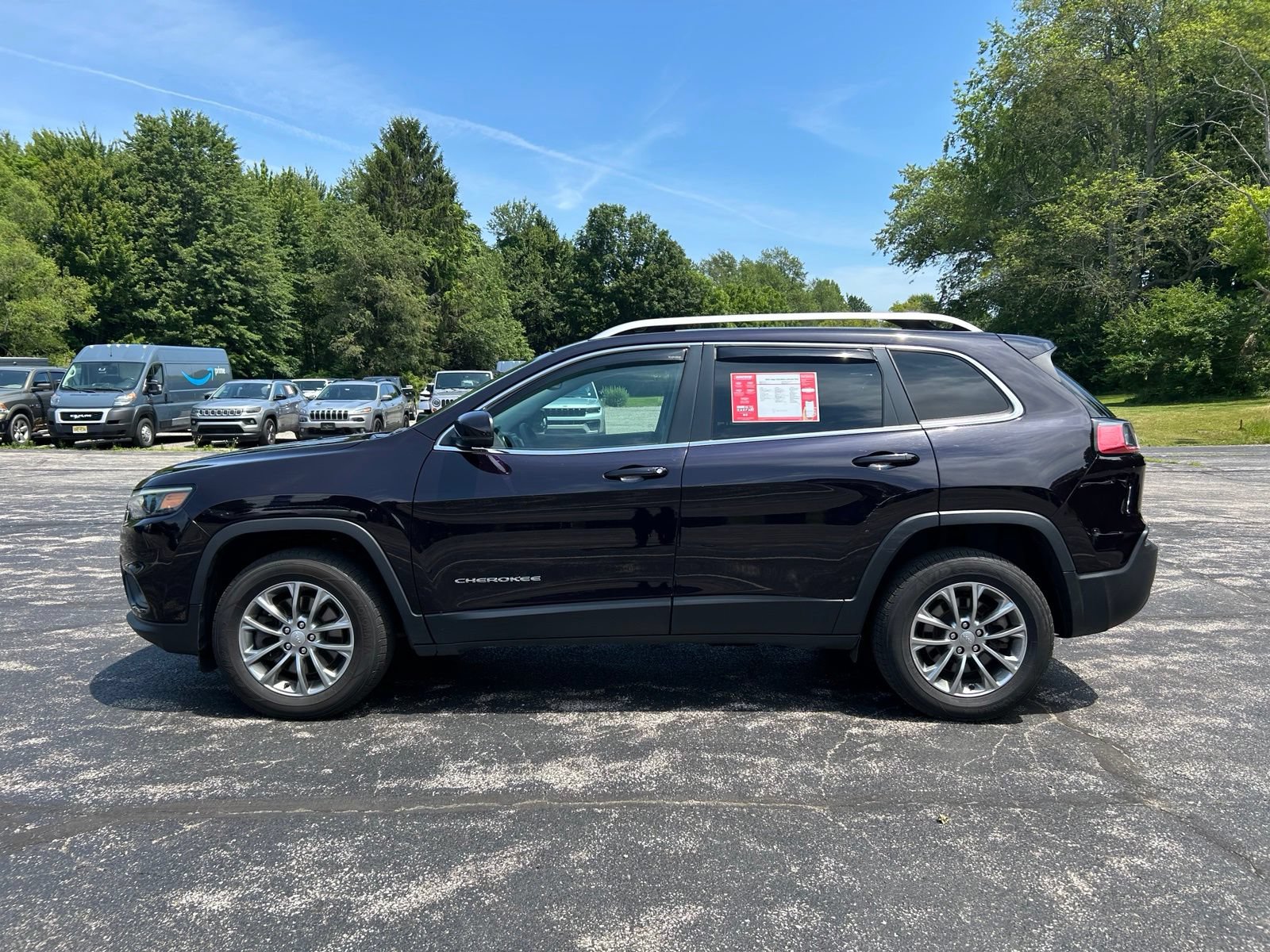 Used 2021 Jeep Cherokee Latitude Plus AWD/4WD image 2