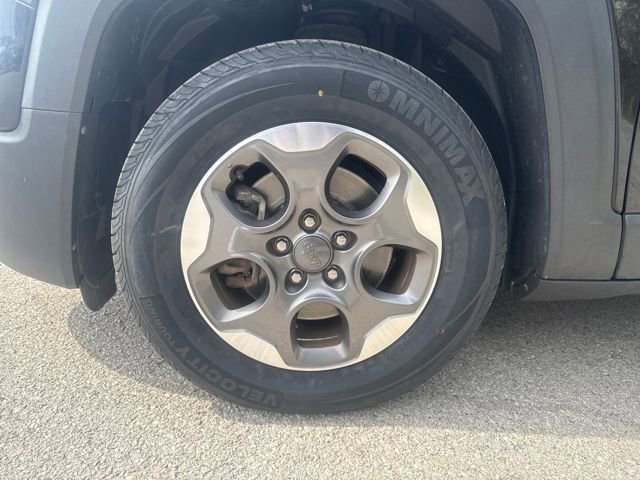 Used 2017 Jeep Renegade Sport w/ Power & Air Group image 11