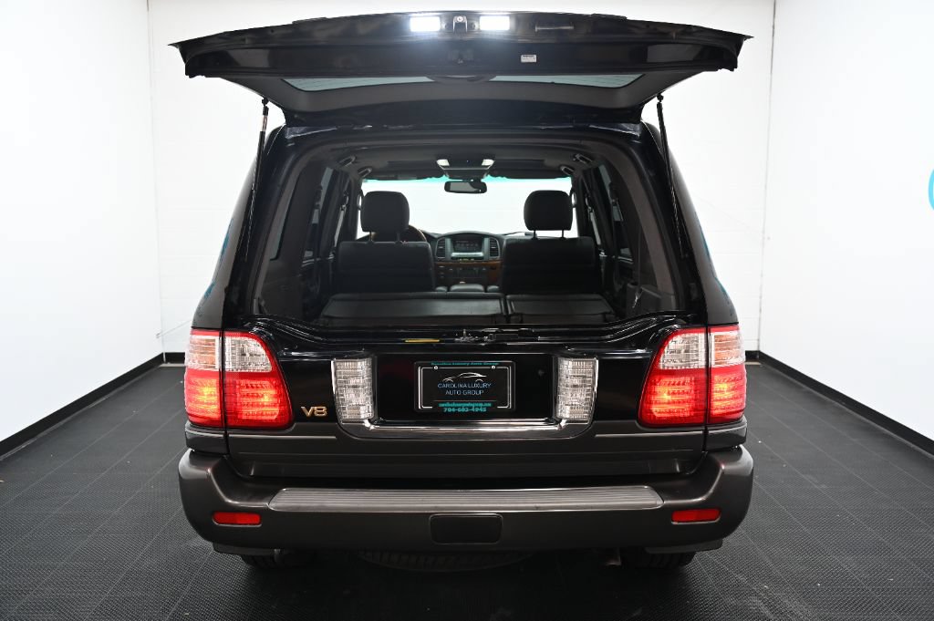 Used 2004 Lexus LX 470 4WD w/ Preferred Accessory Pkg image 48