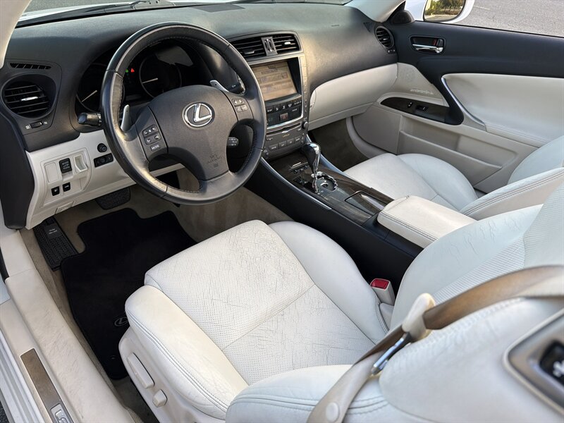 Used 2010 Lexus IS 350C RWD image 12