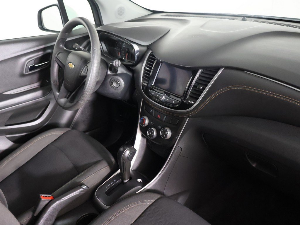 Used 2021 Chevrolet Trax LS image 25