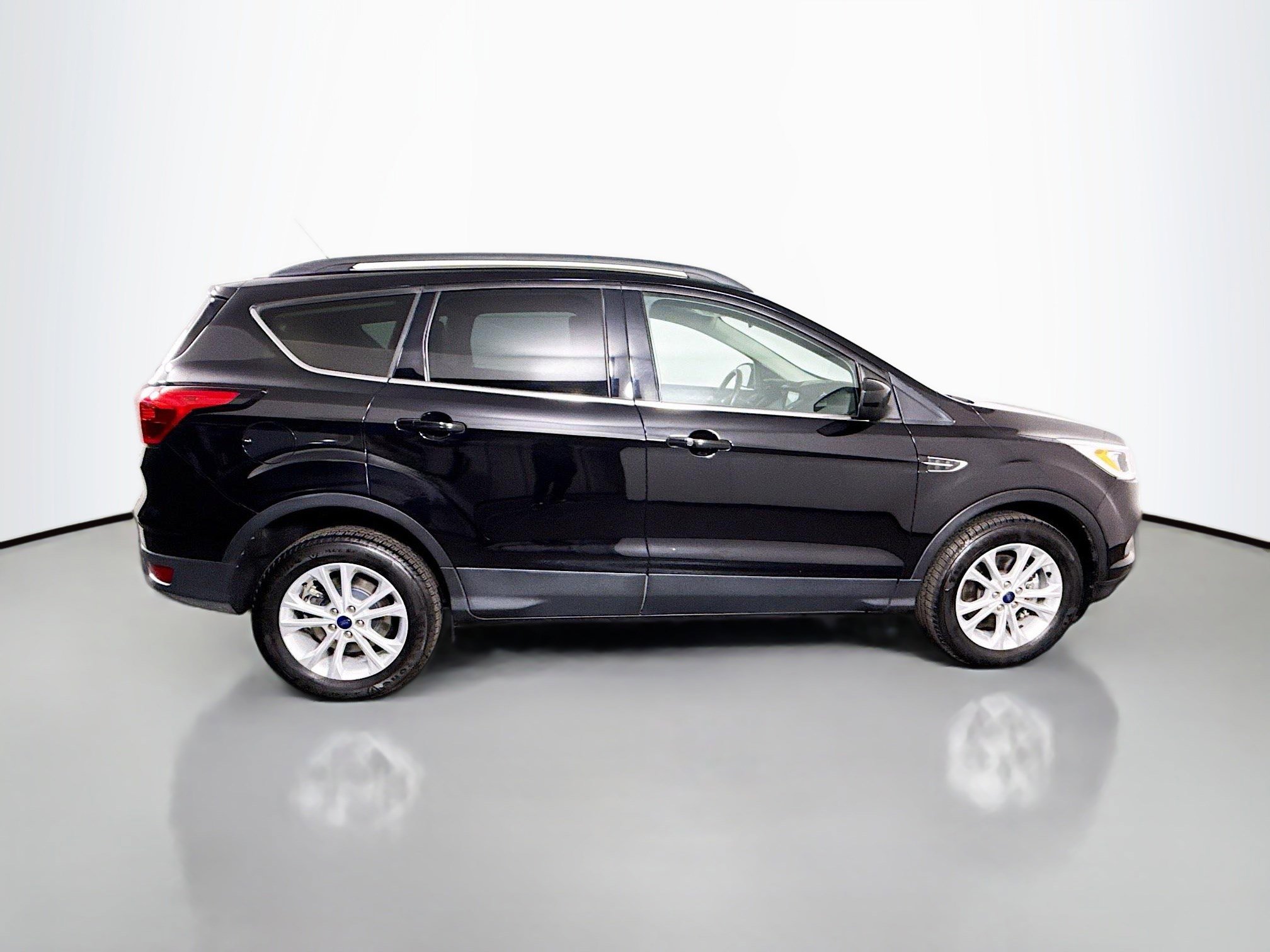 Used 2019 Ford Escape SEL image 11