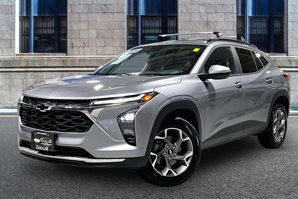 Used 2025 Chevrolet Trax LT w/ Driver Confidence Package video 2