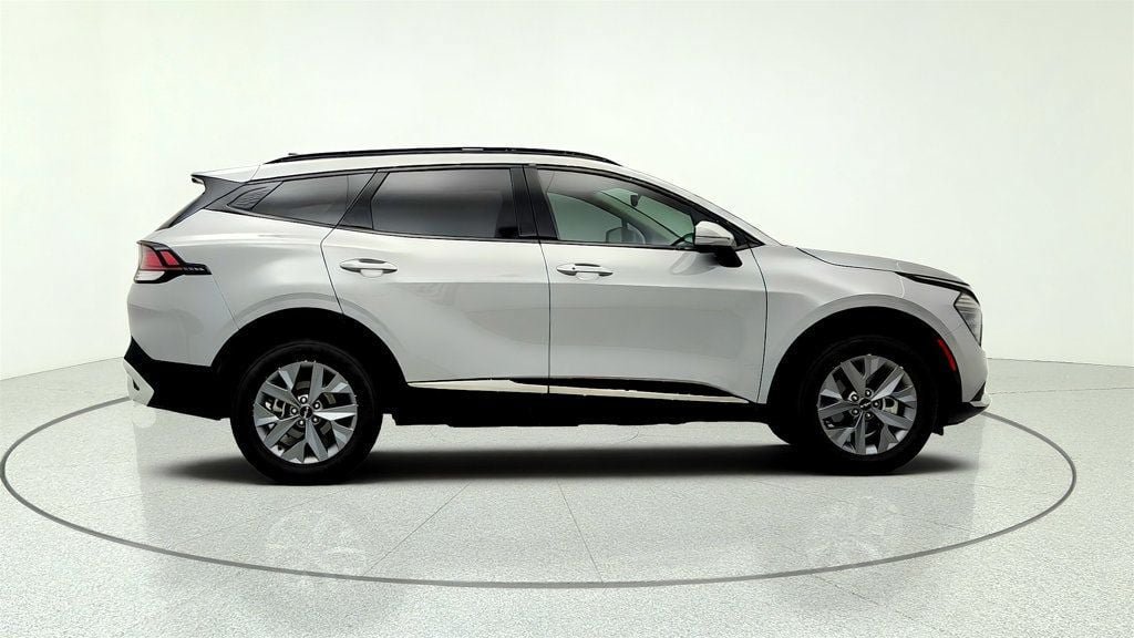Used 2025 Kia Sportage SX FWD image 4