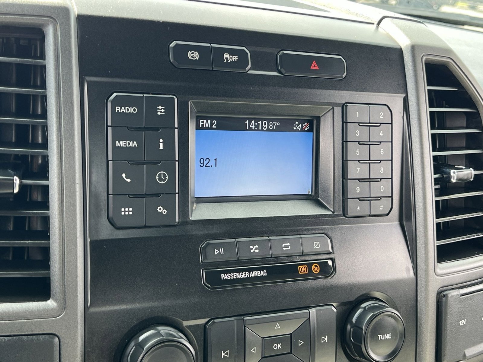 Used 2020 Ford F550 2WD Regular Cab Super Duty image 17