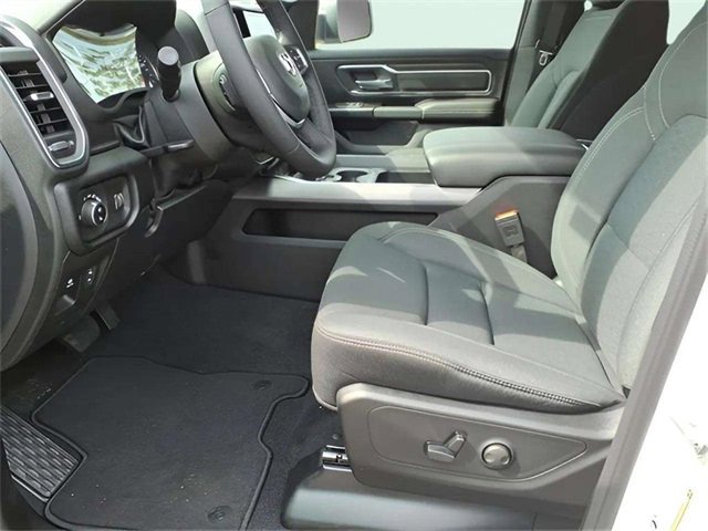 New 2026 RAM 1500 4x4 Crew Cab image 9