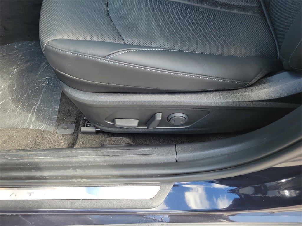 New 2025 Hyundai Sonata Limited image 11