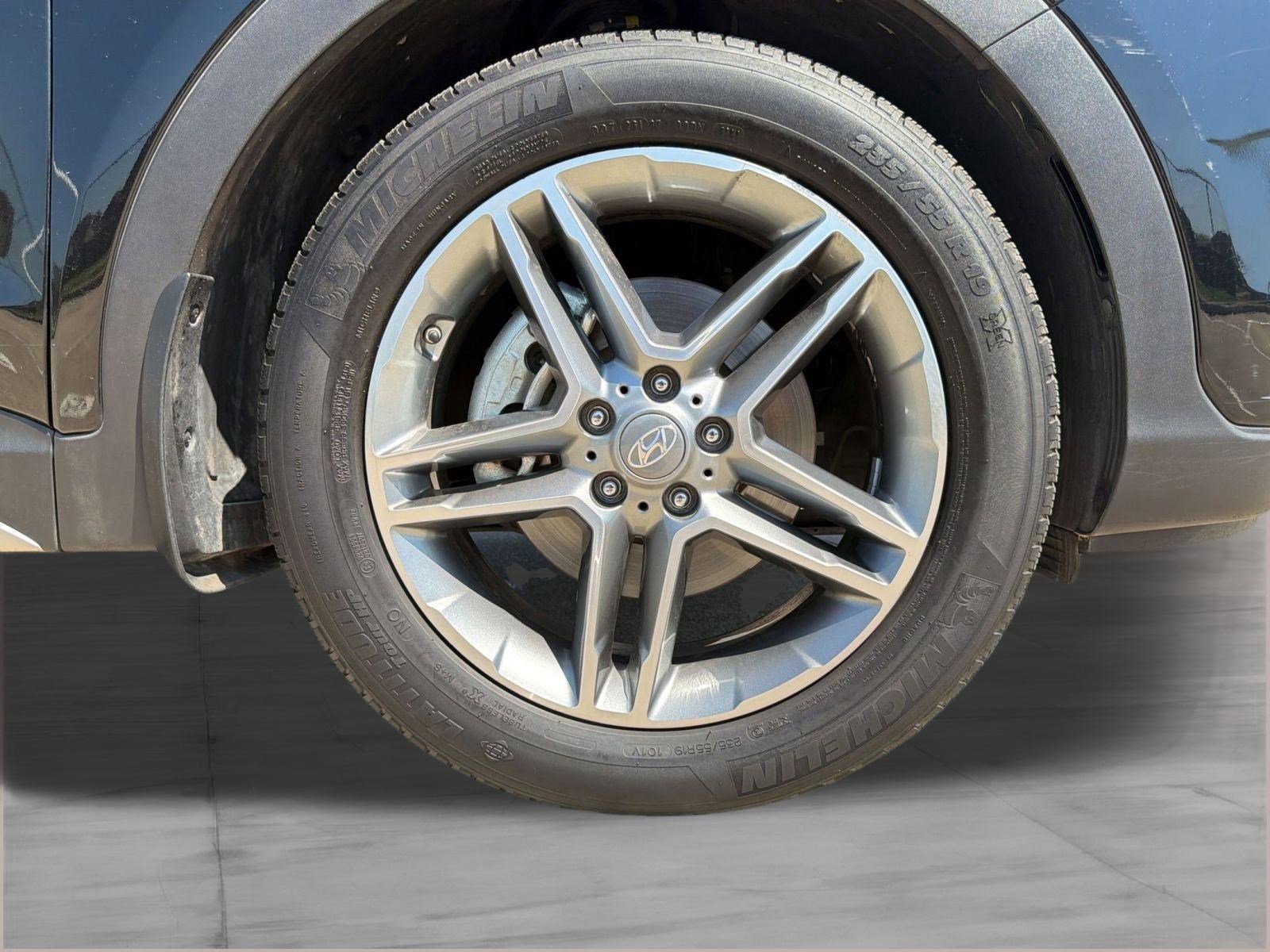 Used 2018 Hyundai Santa Fe Limited FWD image 11