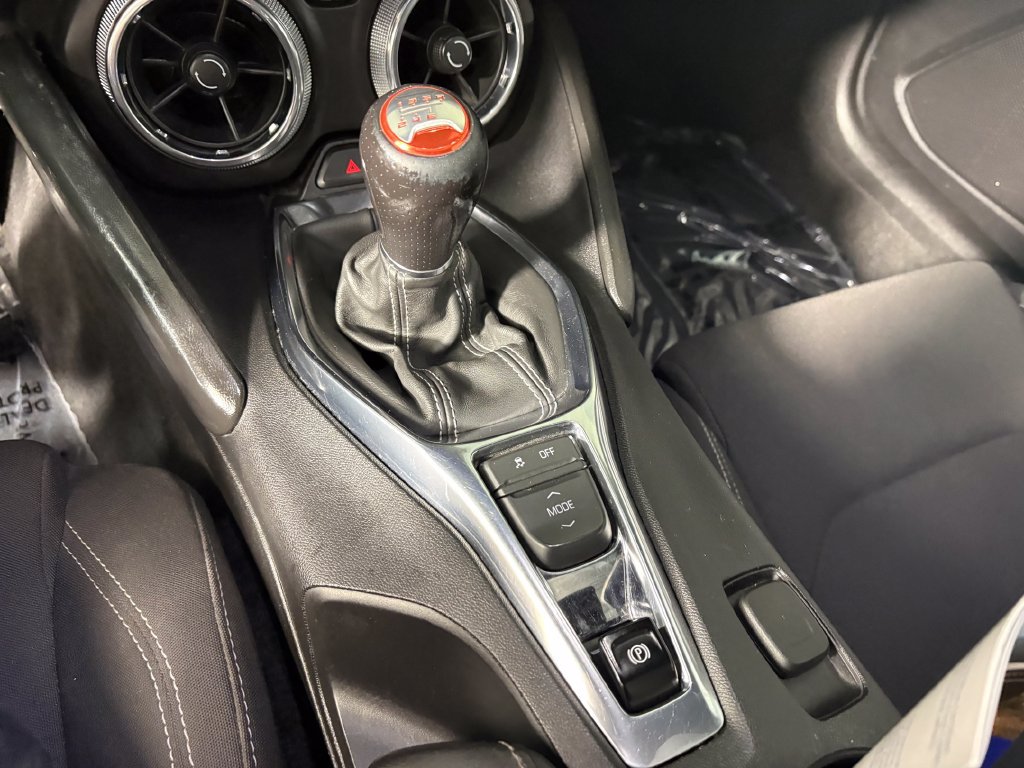 Used 2020 Chevrolet Camaro LT RWD image 19