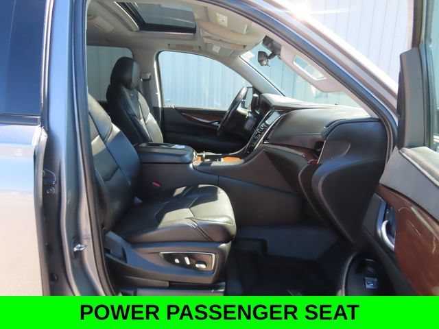 Used 2020 Cadillac Escalade Premium Luxury AWD/4WD image 25