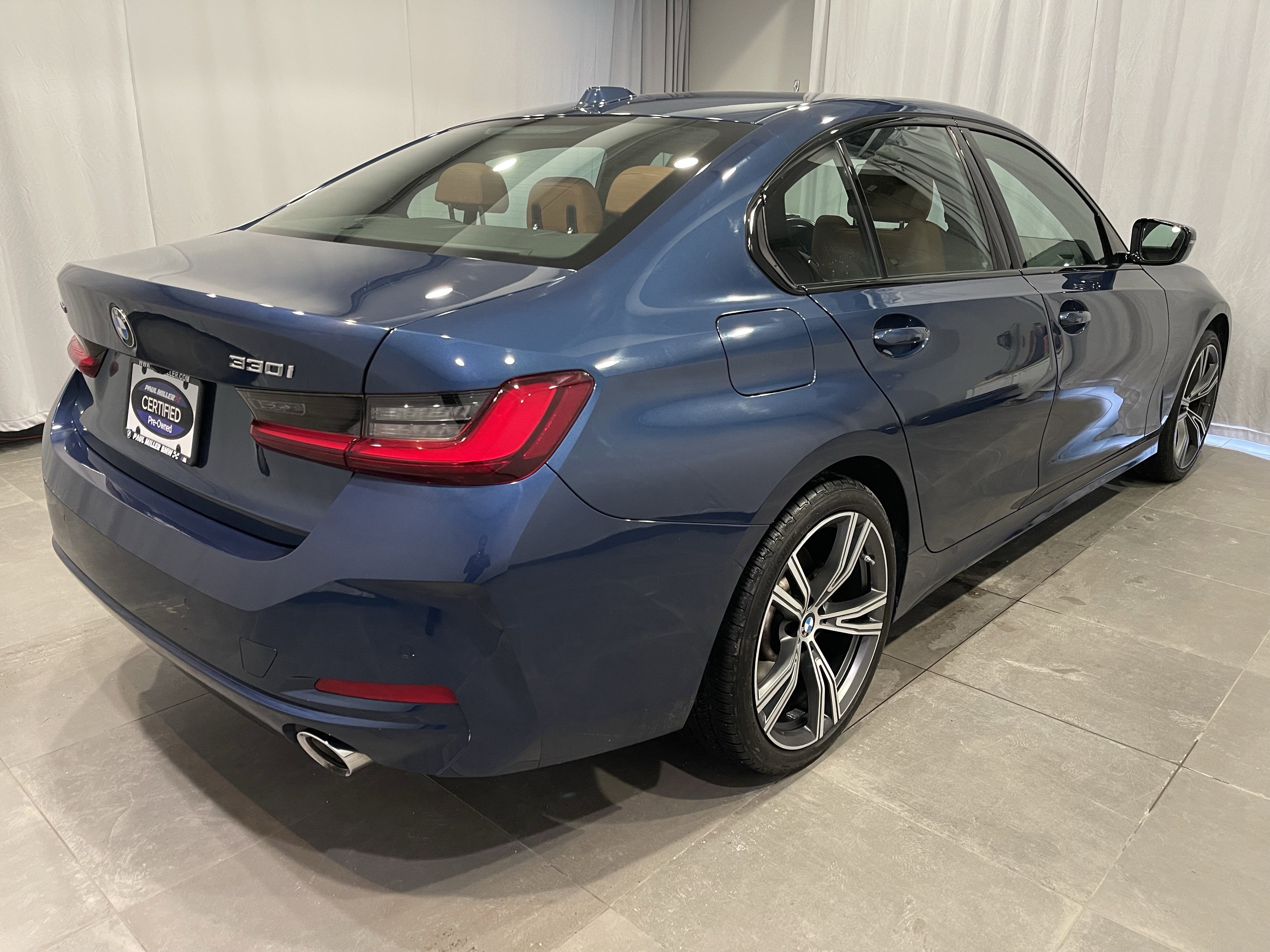 Used 2023 BMW 330i xDrive 330i xDrive w/ Driving Assistance Package image 7