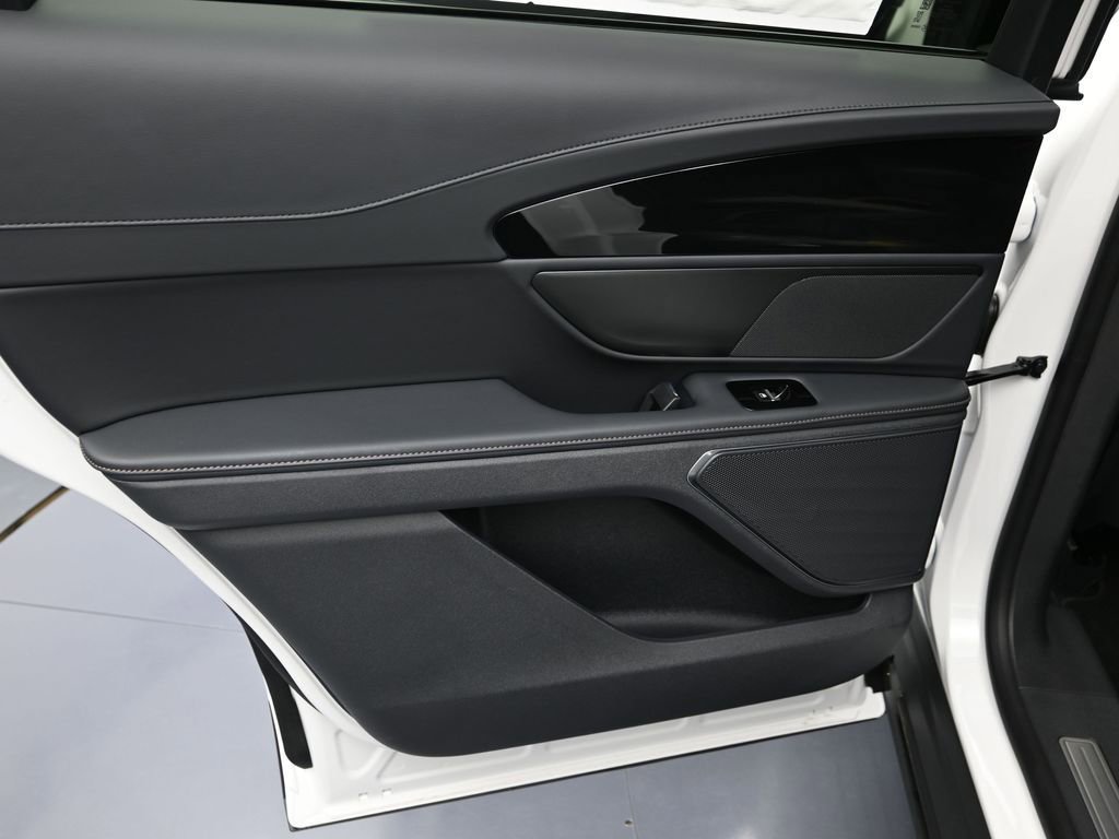 New 2026 Lincoln Nautilus Premier image 29