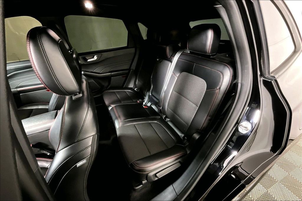 Used 2024 Ford Escape ST-Line image 25