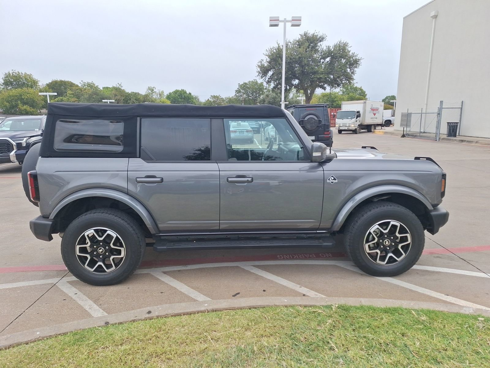 Used 2022 Ford Bronco Outer Banks image 7