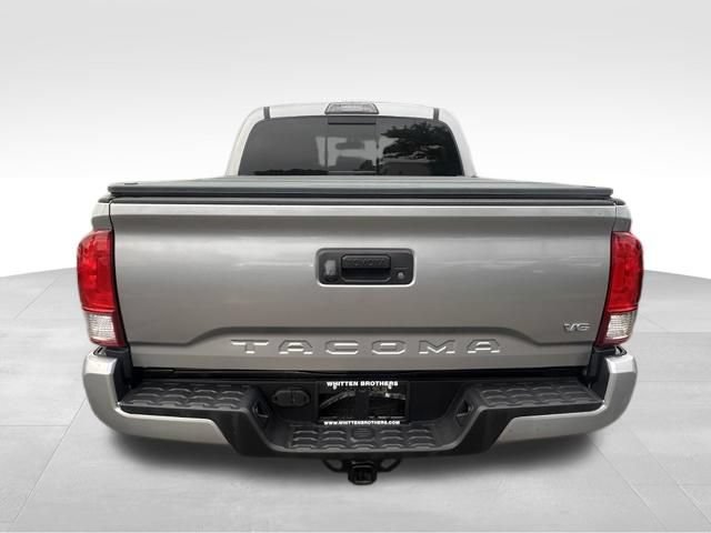 Used 2017 Toyota Tacoma TRD Sport w/ Tow Package AWD/4WD image 5