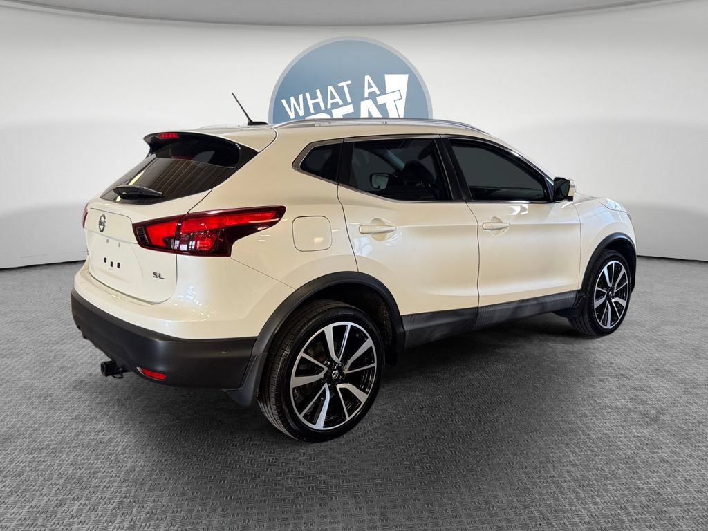 Used 2018 Nissan Rogue Sport SL FWD image 3