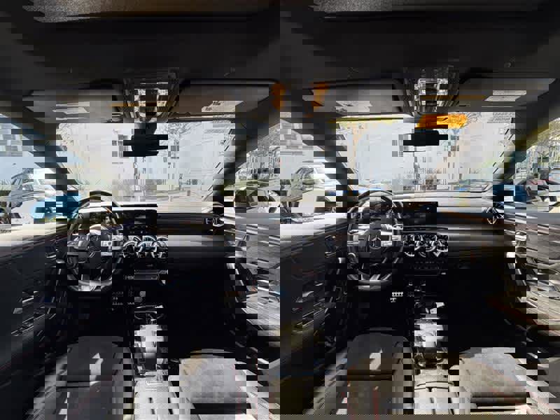 Used 2022 Mercedes-Benz CLA 250 image 8