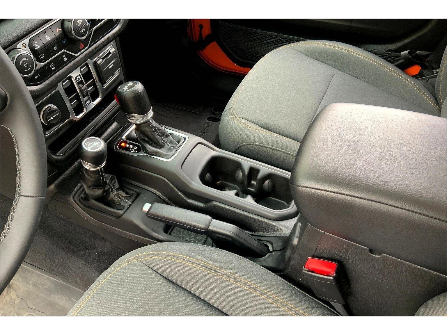 Used 2025 Jeep Wrangler Sport S image 15