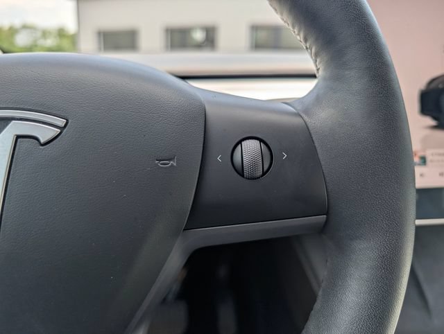 Used 2023 Tesla Model Y Long Range AWD/4WD image 21