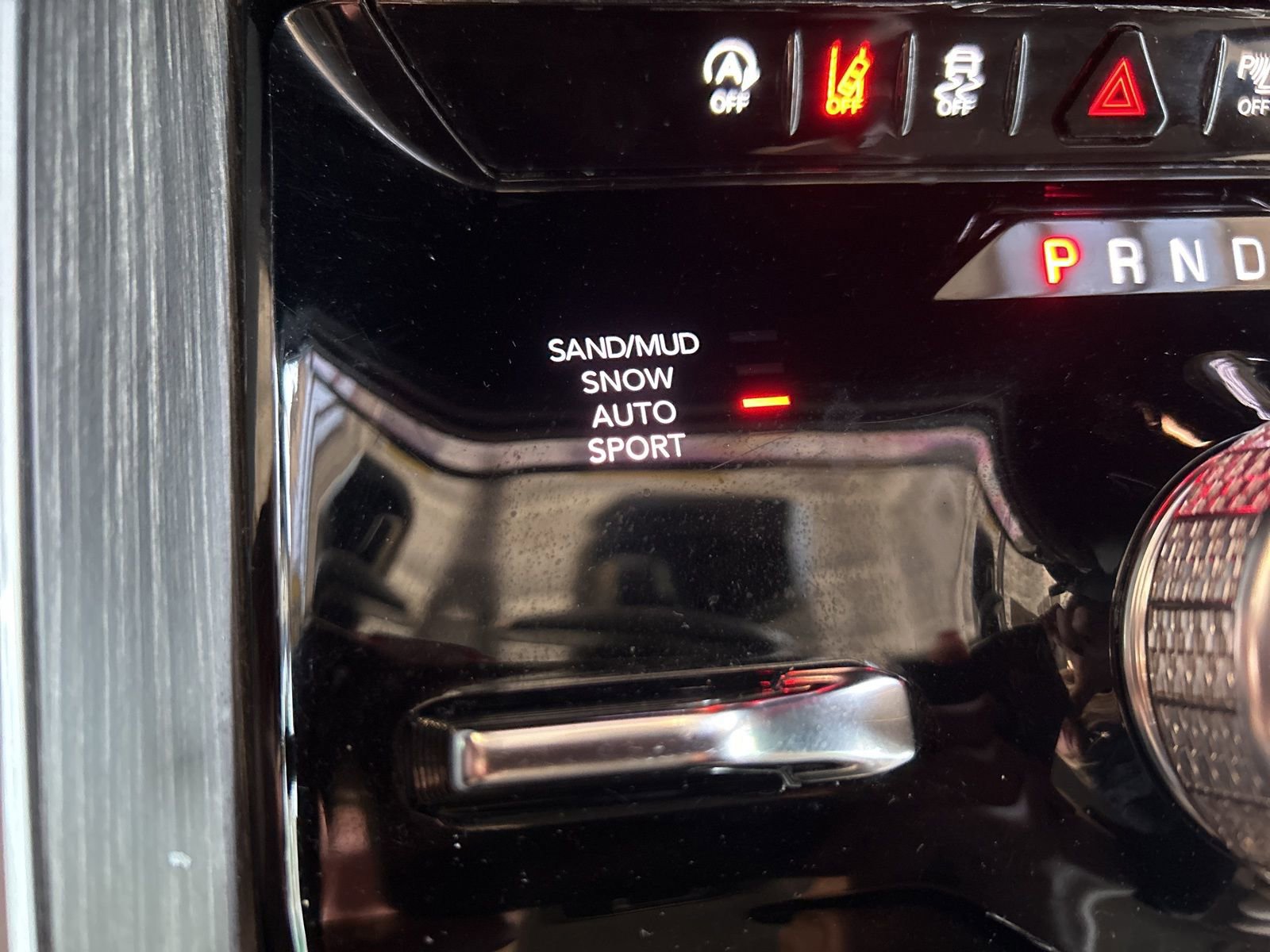 Used 2024 Jeep Wagoneer L Series II w/ Flexible Seating Group image 27