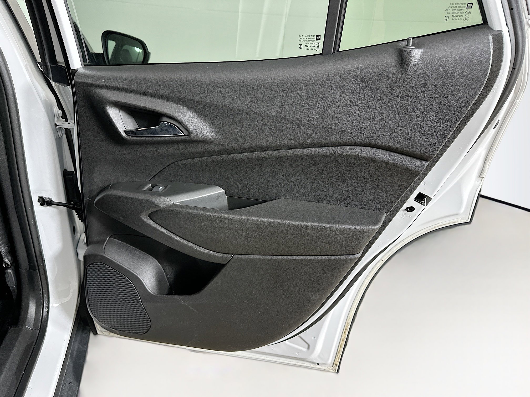 Used 2025 Chevrolet Trax LT FWD image 28