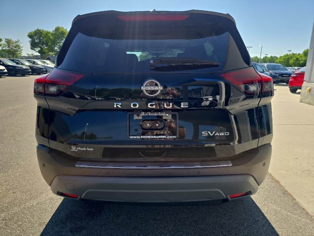 Used 2023 Nissan Rogue SV AWD/4WD image 4
