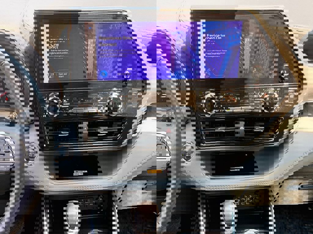 Used 2023 Toyota Highlander Limited FWD image 19