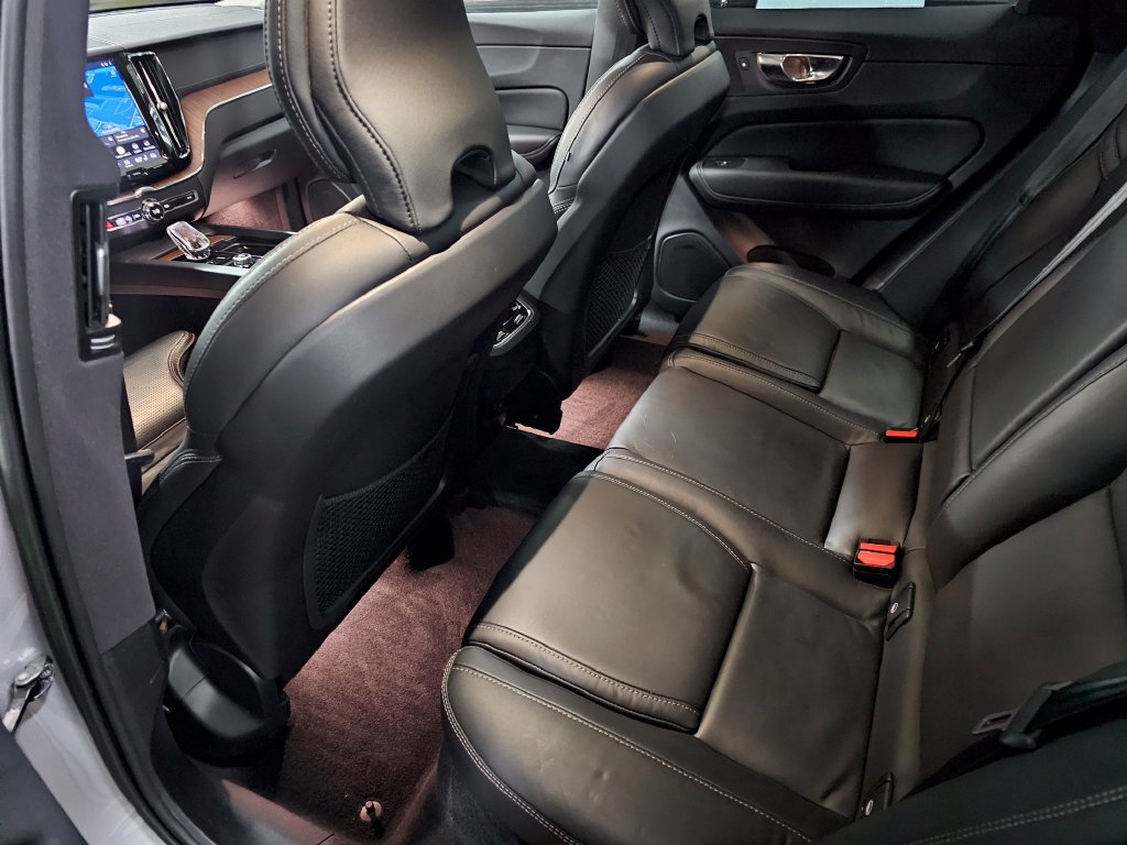 Certified 2023 Volvo XC60 B6 Ultimate AWD/4WD image 12