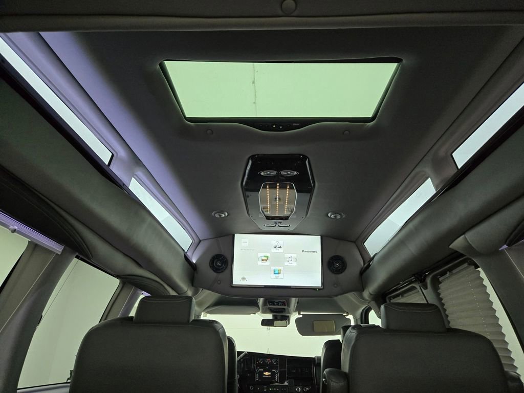 Used 2021 Chevrolet Express 2500 w/ Enhanced Convenience Package image 9