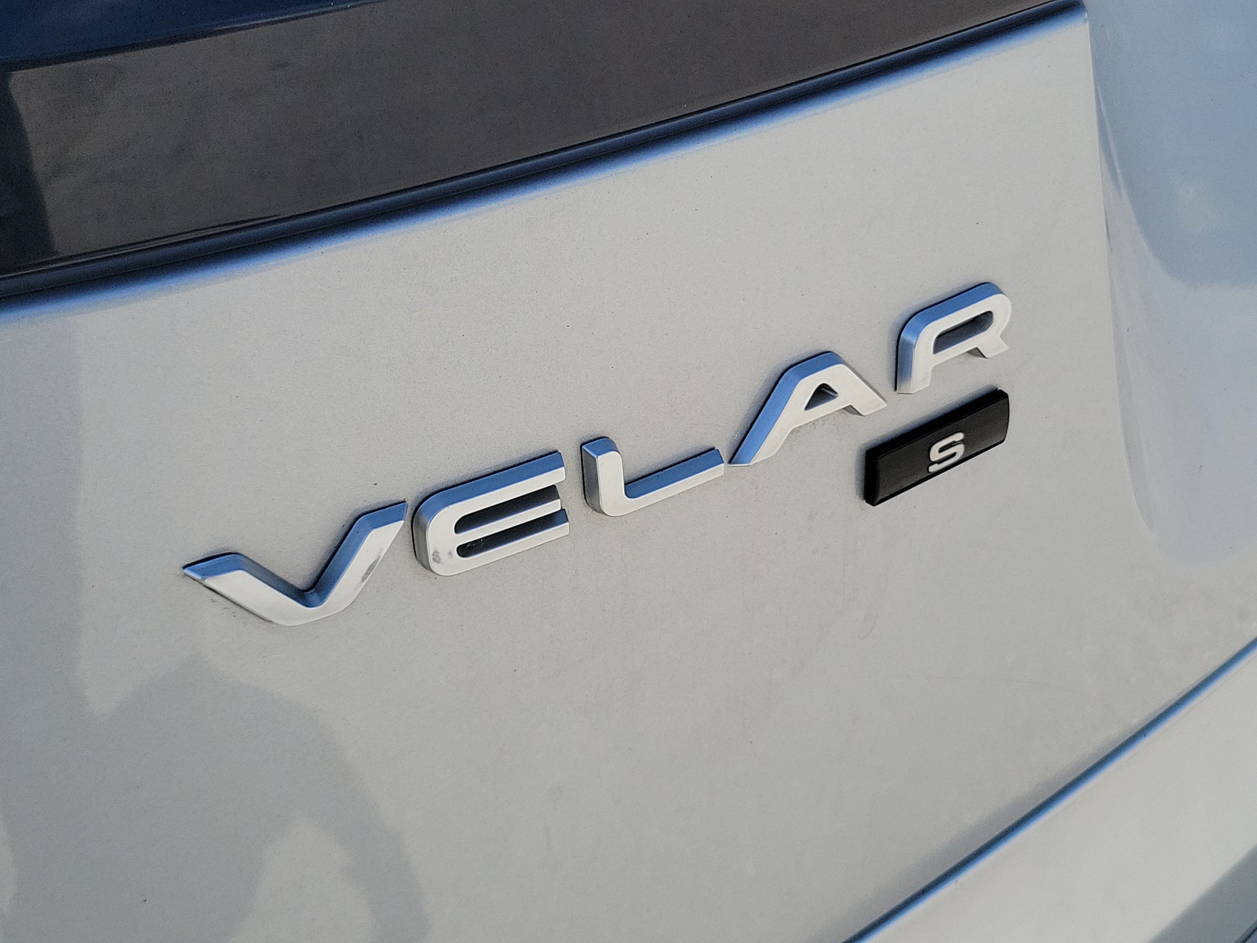 Used 2021 Land Rover Range Rover Velar S AWD/4WD image 9