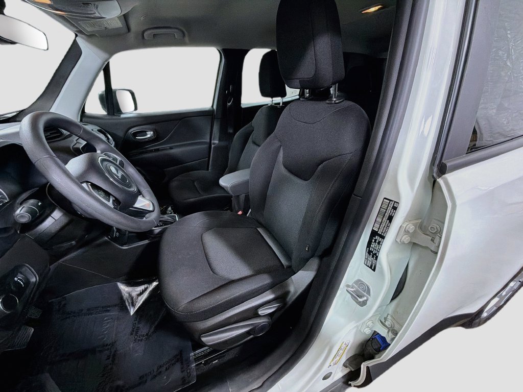 Used 2023 Jeep Renegade Latitude AWD/4WD image 21