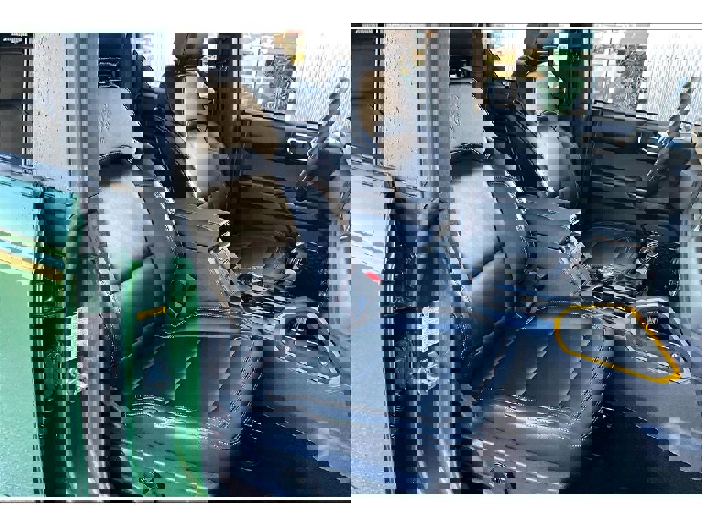 Used 2024 Ford Bronco Badlands image 8