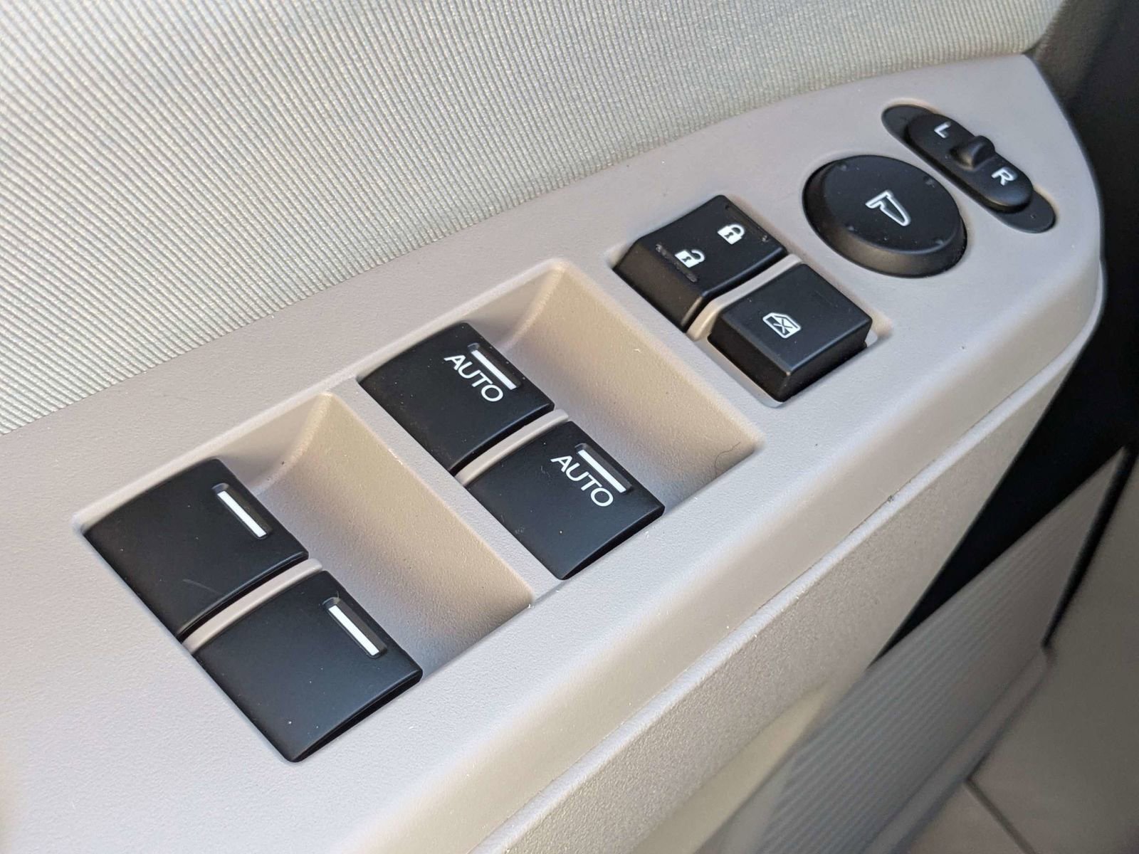 Used 2015 Honda Pilot LX image 23