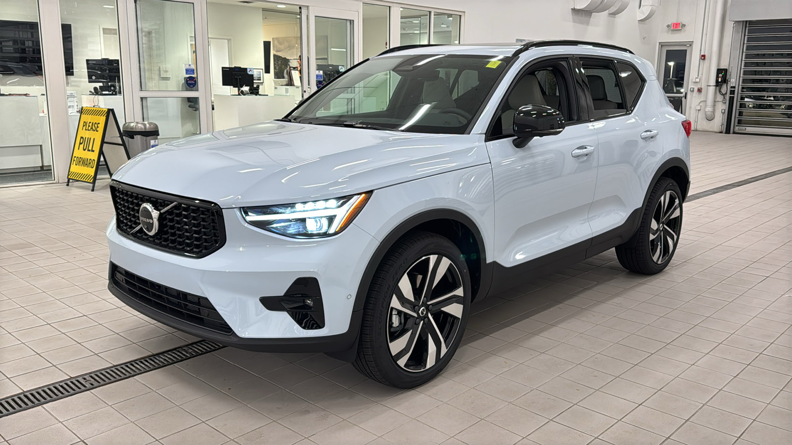 New 2026 Volvo XC40 B5 Ultra w/ Climate Package AWD/4WD image 9