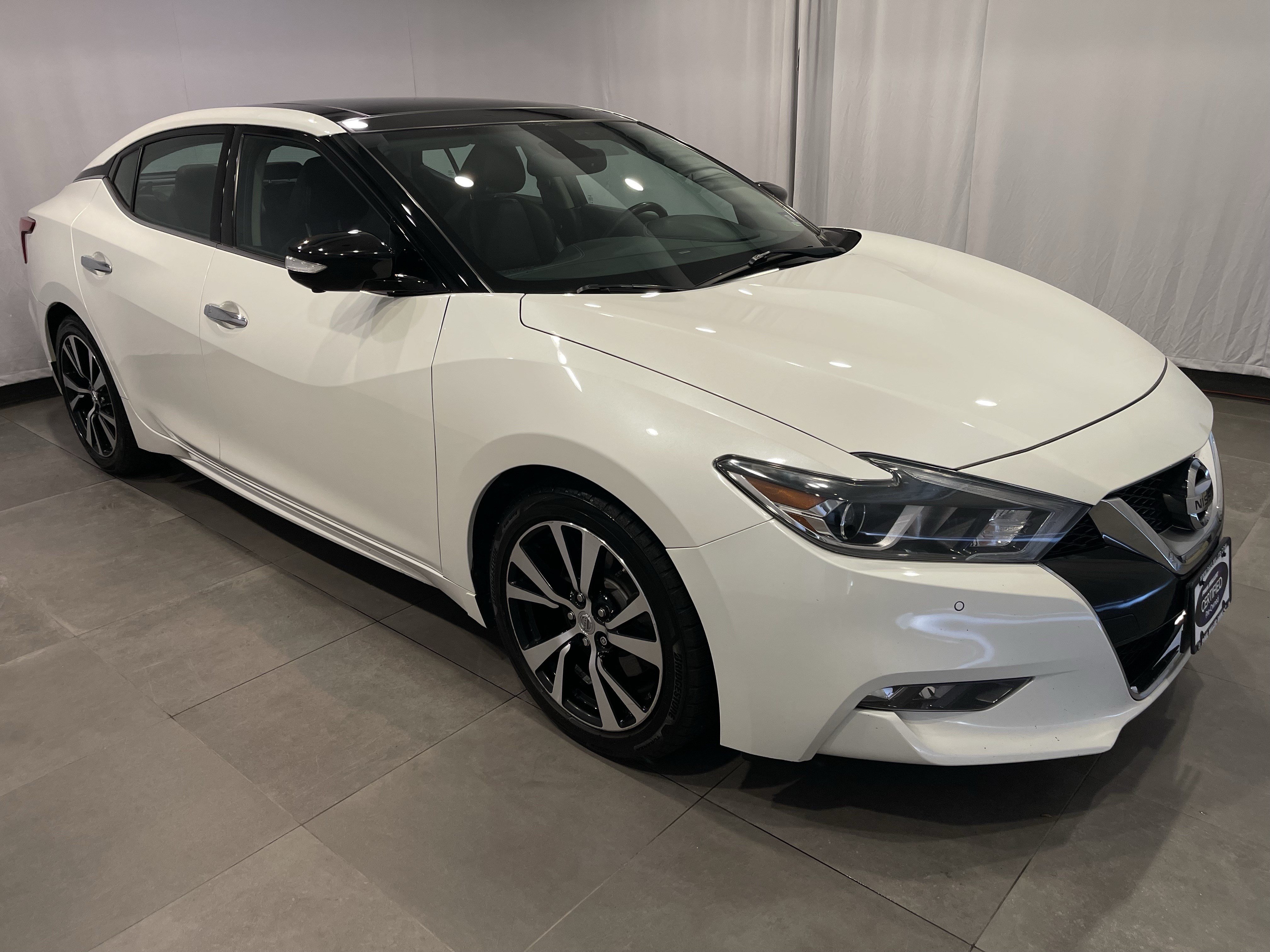 Used 2017 Nissan Maxima Platinum FWD image 3