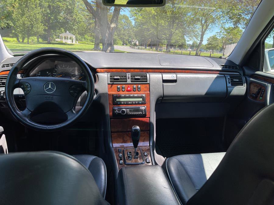 Used 2002 Mercedes-Benz E 320 4MATIC Wagon image 29
