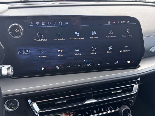 Used 2025 Chevrolet Traverse LT image 18