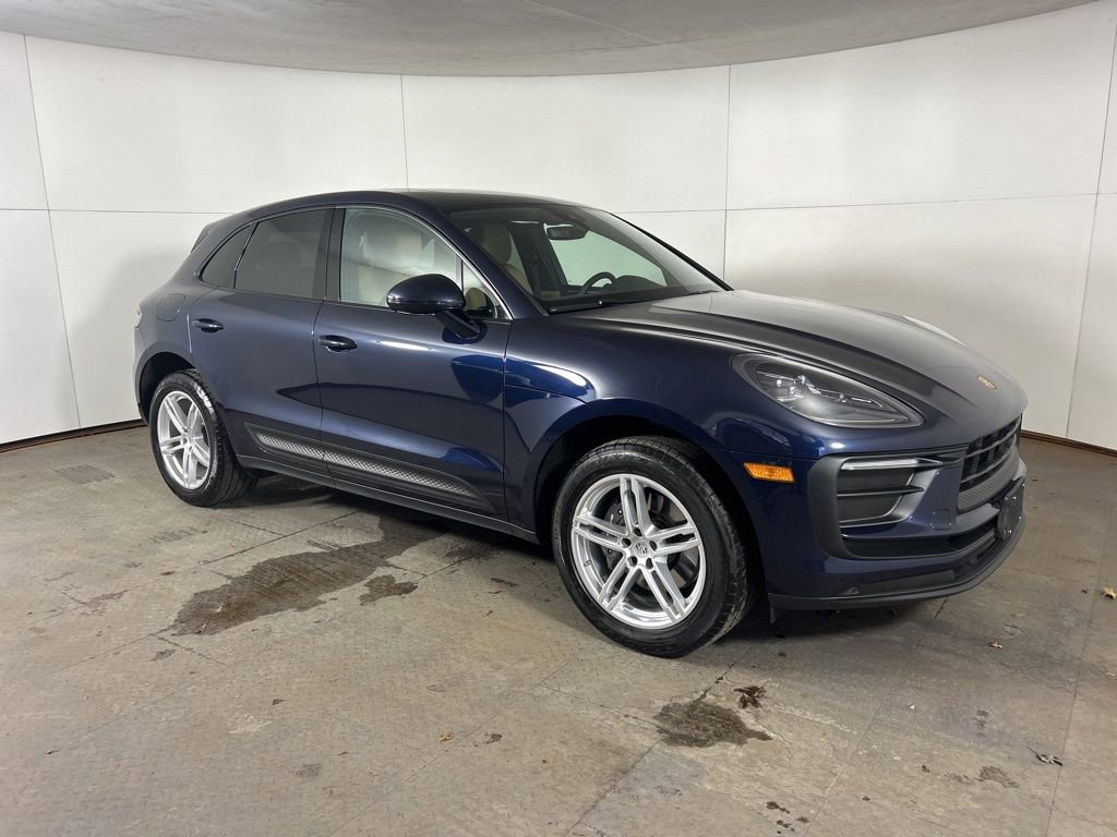 Certified 2022 Porsche Macan image 9