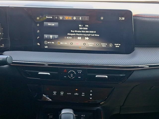 Certified 2025 Nissan Kicks SR FWD image 19