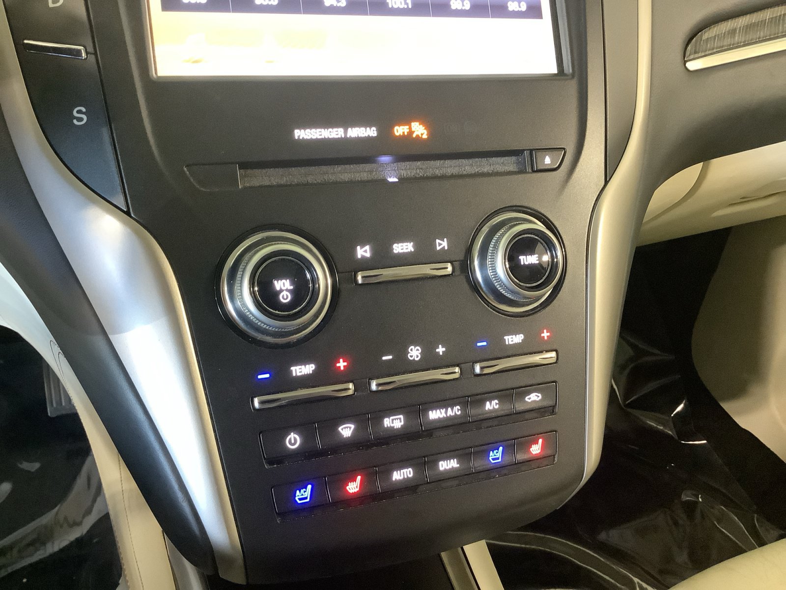 Used 2017 Lincoln MKC Black Label w/ Lincoln MKC Climate Package AWD/4WD image 19