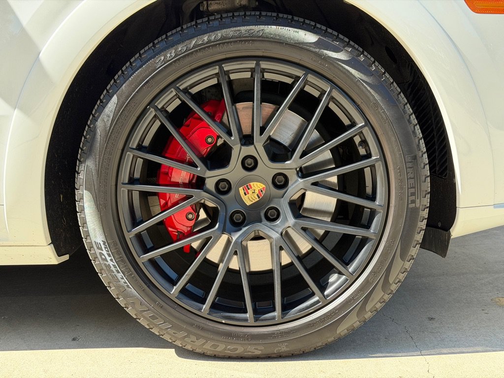 Used 2023 Porsche Cayenne GTS AWD/4WD image 20