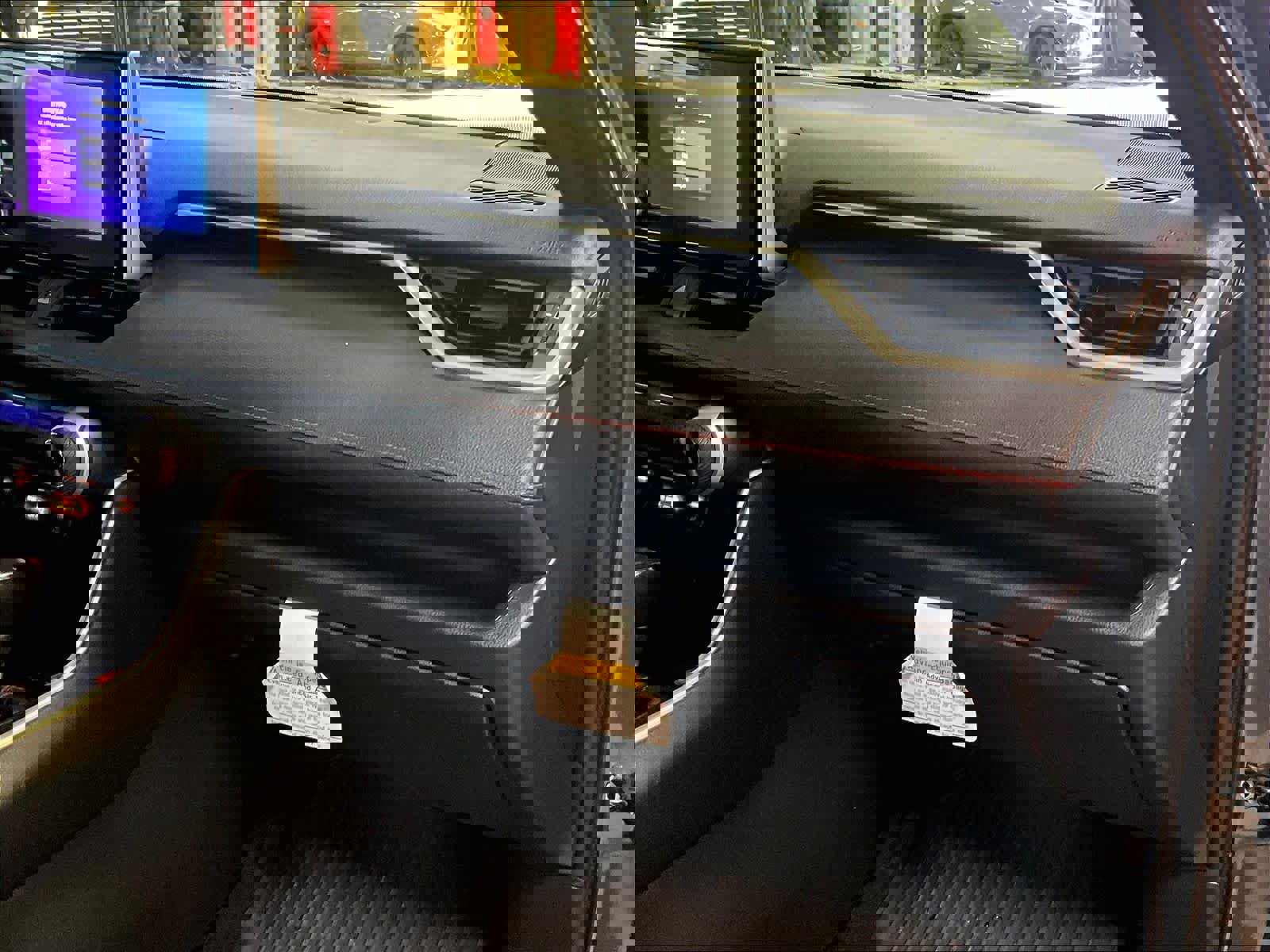 Used 2023 Toyota RAV4 SE image 13