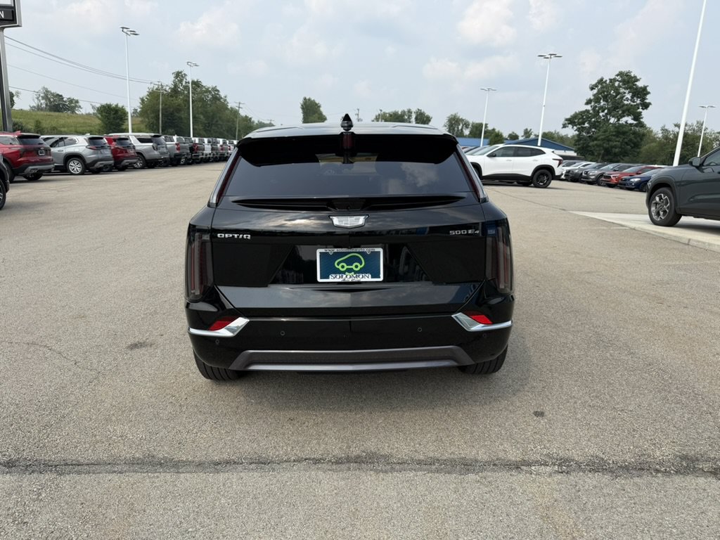 Certified 2025 Cadillac Optiq Luxury 2 w/ LPO, Floor Liner Package AWD/4WD image 5